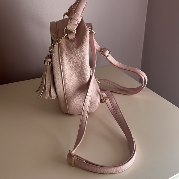 Guess mini backpack - Picture 2 of 4